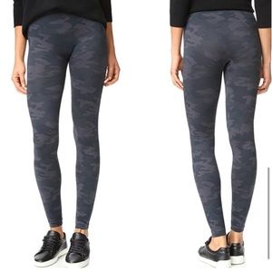 Spanx Camo look at me now Leggings black gray size medium